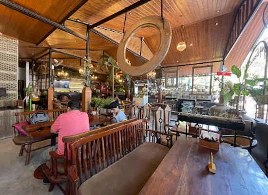 india/goa/anjuna/restaurant/angry-sardar-courtyard