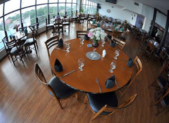 sri-lanka/wet-zone/restaurant/flag-whistle-restaurant-pub
