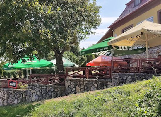 hungary/bakony/restaurant/lovagvar-etterem