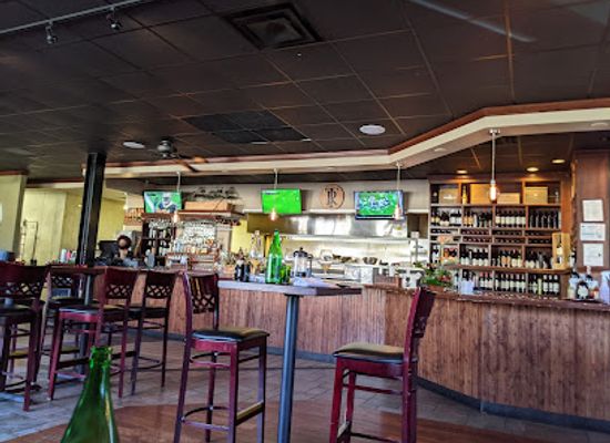 iowa/historic-hills-scenic-byway/restaurant/louie-s-wine-dive