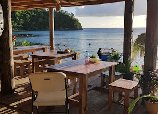 dominica/saint-andrew/restaurant/keepin-it-real