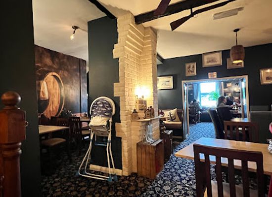 united-kingdom/pembrokeshire/bar/the-ferry-inn-pembroke-dock