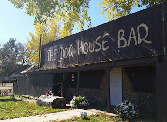 north-dakota/little-missouri-national-grassland/restaurant/the-dog-house-bar