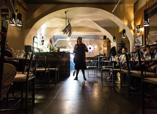 czechia/ceske-budejovice/restaurant/modry-dvere