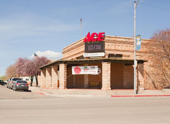 utah/blanding/restaurant/redd-s-ace-hardware