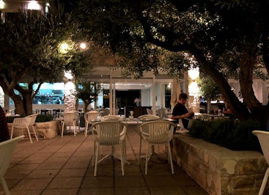 croatia/brac-island/restaurant/restaurant-otok