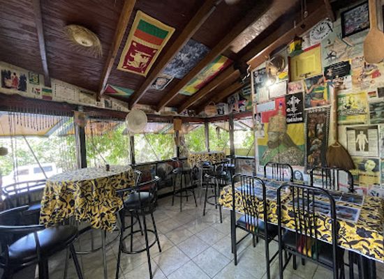 sint-maarten/little-bay/restaurant/freedom-fighter-s-ital-shack