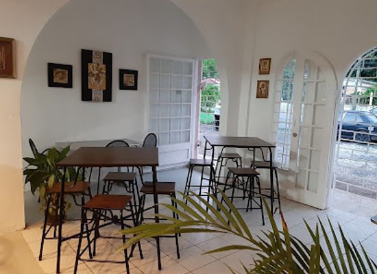 jamaica/john-crow-mountains/restaurant/easy-vybz-cafe
