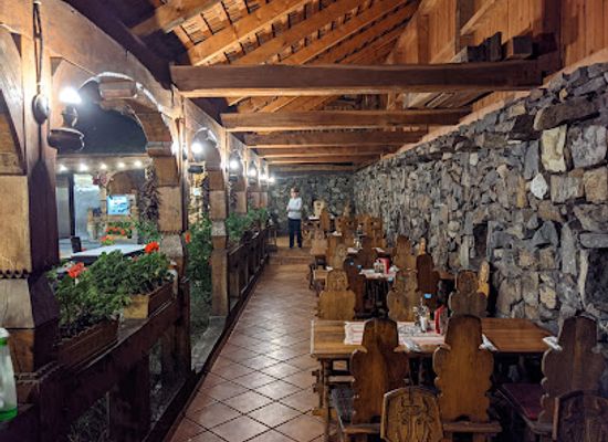 romania/maramures/restaurant/casa-iurca-de-calinesti
