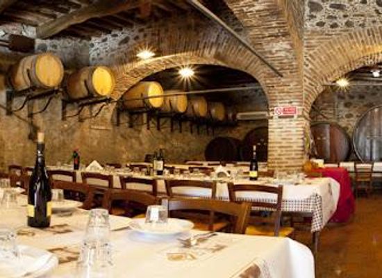 italy/lucca/restaurant/fattoria-il-poggio