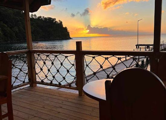 dominica/saint-john/restaurant/the-almond-deck