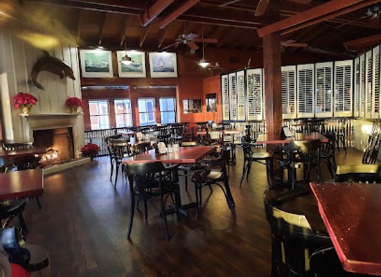 north-carolina/cape-fear/restaurant/elijah-s-oyster-fish-camp