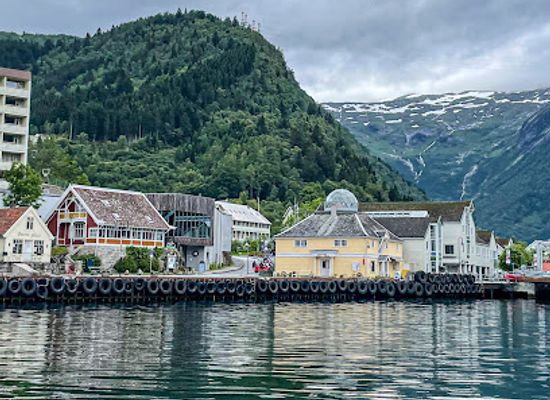 norway/sognefjord/restaurant/pearl-by-harbor-at-peters-plass