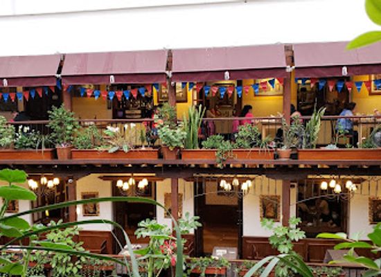 ecuador/pacific-coast/restaurant/hasta-la-vuelta-senor
