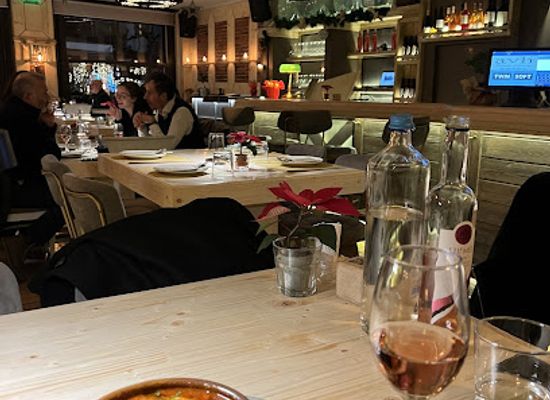 greece/mount-parnassus/restaurant/avli-arachova