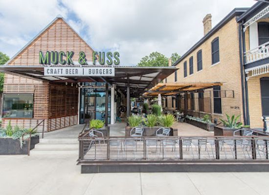 texas/new-braunfels/restaurant/muck-fuss-craft-beer-and-burgers