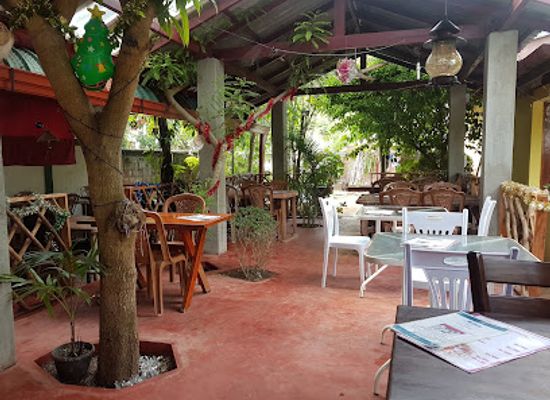 sri-lanka/mirissa/restaurant/no-1-dewmini-roti-shop