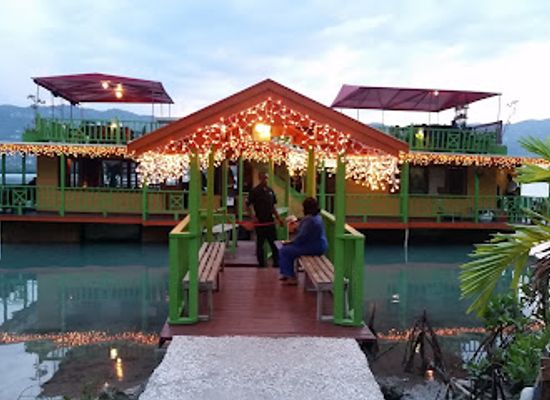 jamaica/montego-bay/restaurant/house-boat-grill-restaurant