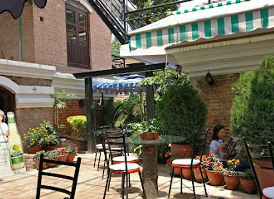 nepal/patan/mangal-bazaar/restaurant/dhokaima-cafe