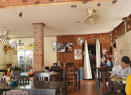 laos/phou-bia/restaurant/good-people-good-food-good-price