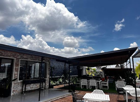 rwanda/southern-province/restaurant/la-creola