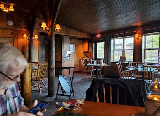 new-hampshire/coos-county/restaurant/rainbow-grille-tavern