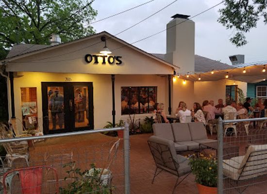 texas/enchanted-rock-state-natural-area/restaurant/otto-s-german-bistro