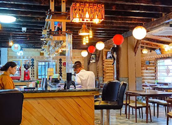 bhutan/phuentsholing/restaurant/kuenga-hotel