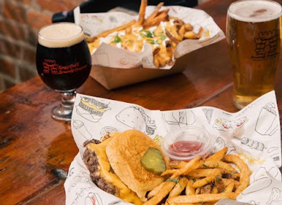 new-york/poughkeepsie/restaurant/sundaze-smash-burgers