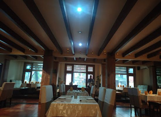 india/guwahati/restaurant/yellow-table-restaurant