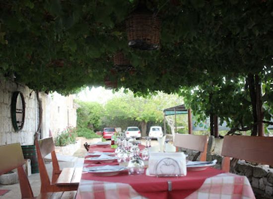 croatia/posavina/restaurant/maxo