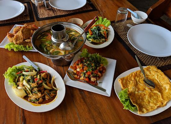 thailand/phi-pan-nam-range/restaurant/ko-panyi-village-restaurant
