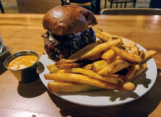 indiana/the-uplands/restaurant/upland-fsq-brewery