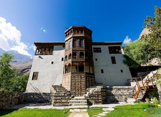 pakistan/k2-base-camp/restaurant/serena-khaplu-palace