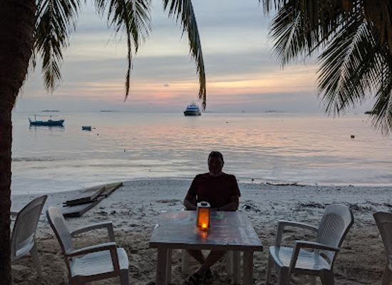 maldives/dhangethi-island/restaurant/the-blue-moon-cafe