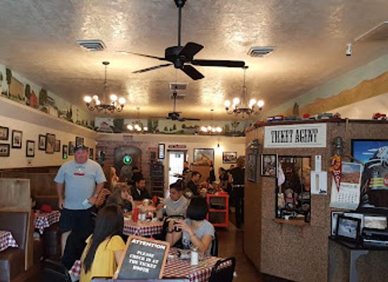 california/fresno/restaurant/the-train-depot