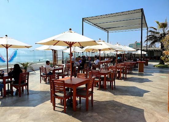 peru/trujillo/huanchaco/restaurant/sunkella