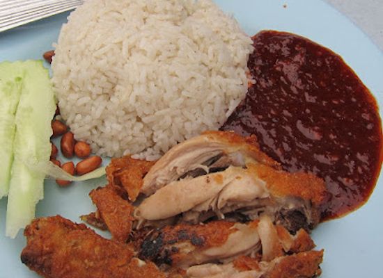 namibia/walvis-bay/restaurant/nasi-lemak-wak-kentut