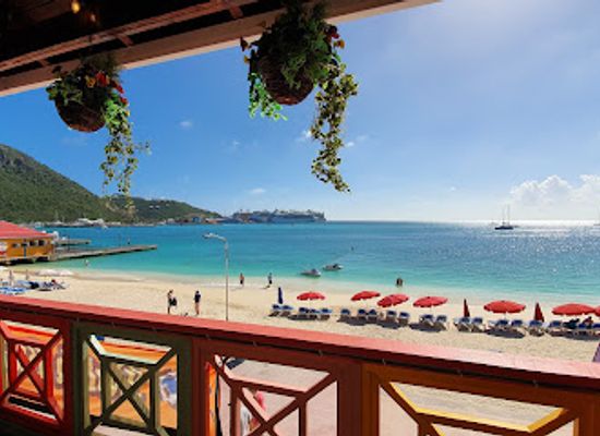 sint-maarten/little-bay-beach/restaurant/dutch-blonde-beach-bar-restaurant