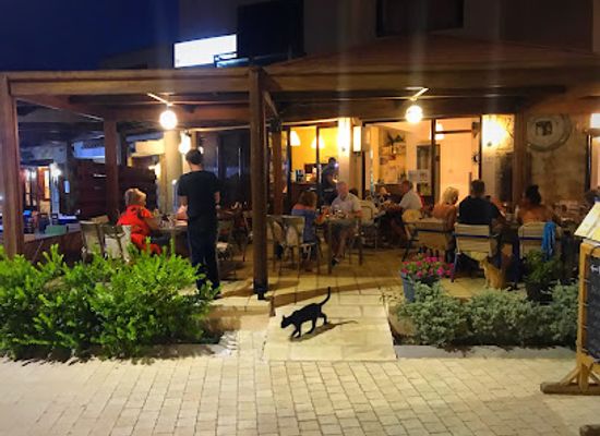 cyprus/adonis-baths-waterfalls/restaurant/voukani