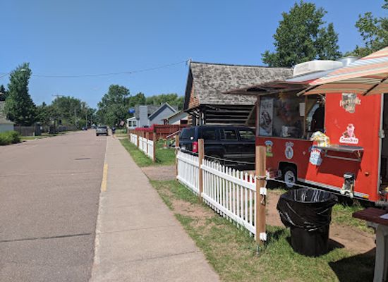 wisconsin/apostle-islands/restaurant/rockhouse-food-truck