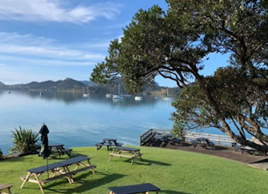 new-zealand/northland/restaurant/parua-bay-tavern