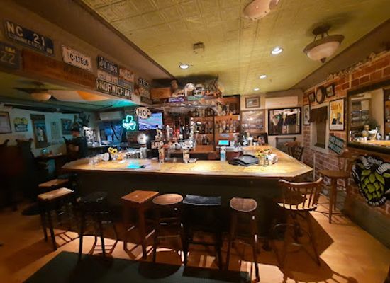 connecticut/windham-county/restaurant/the-harp-on-church