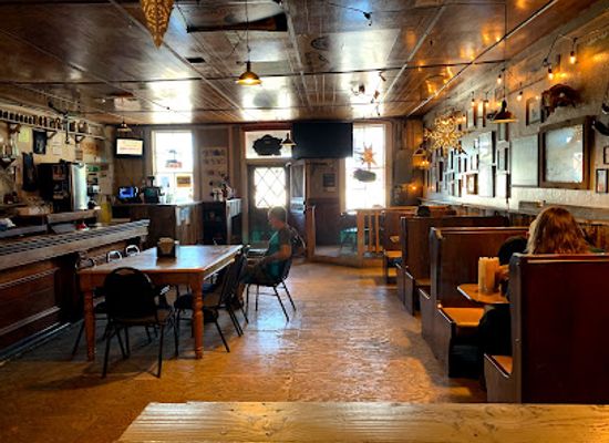 oregon/lake-county/restaurant/pioneer-saloon-and-restaurant