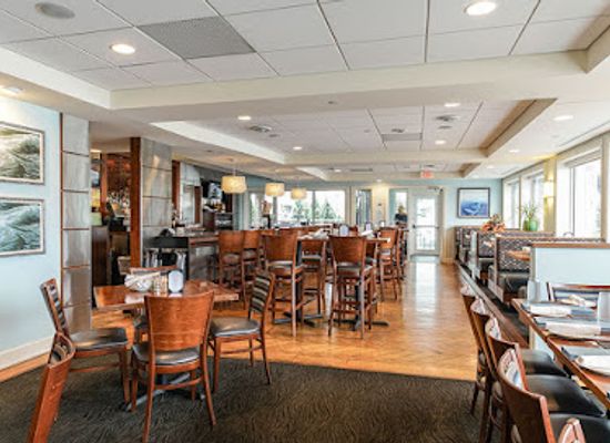 michigan/muskegon/restaurant/the-lake-house-waterfront-grille-and-event-center