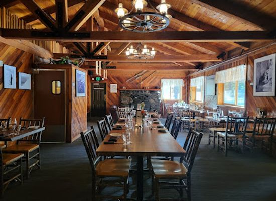 oregon/mt-hood-territory/restaurant/crooked-tree-tavern-grill