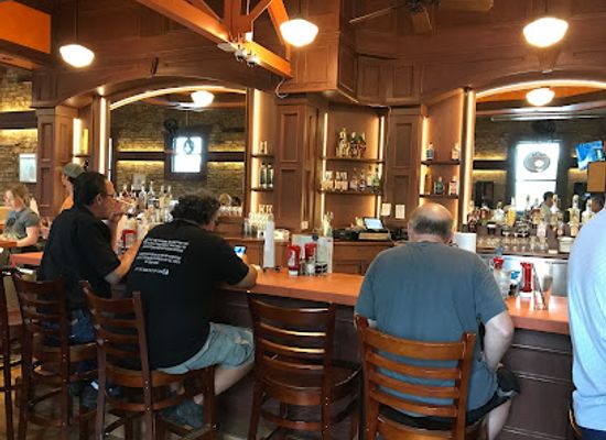 illinois/champaign/restaurant/black-dog-smoke-ale-house