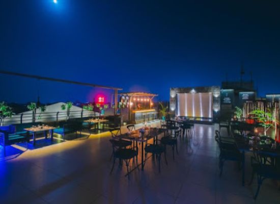 india/udaipur/restaurant/level-5-rooftop-restaurant
