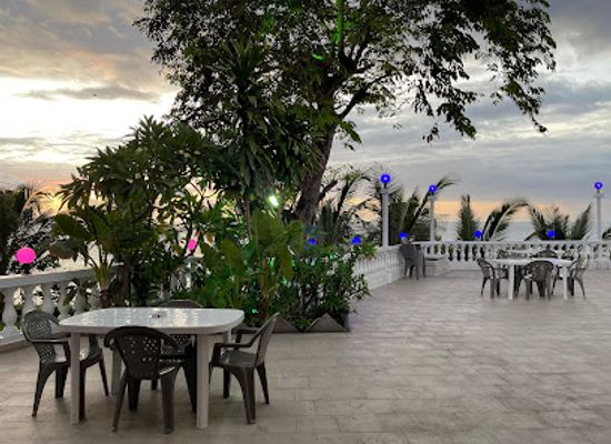 comoros/moroni/restaurant/c-la-vie