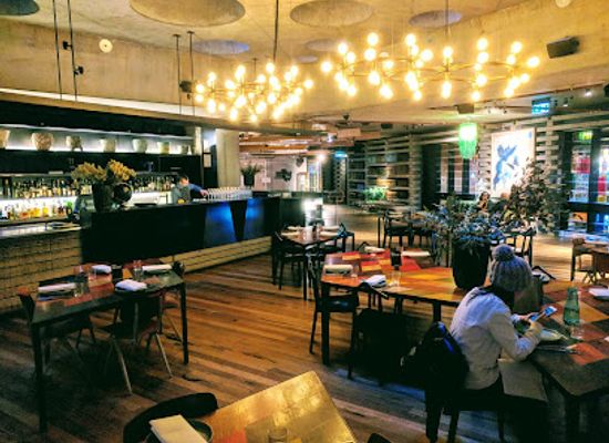 australia/canberra/restaurant/monster-kitchen-and-bar